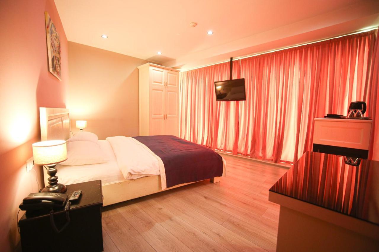 Dolabauri Hotel Tbilisi Exteriör bild