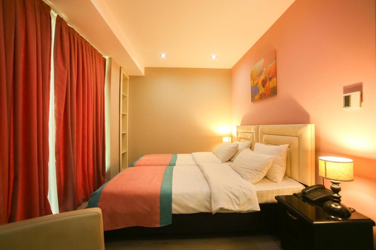 Dolabauri Hotel Tbilisi Exteriör bild